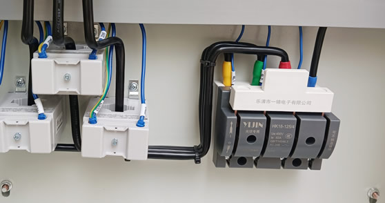 防逆流光伏箱的浪涌保護器和輸入開關(guān)